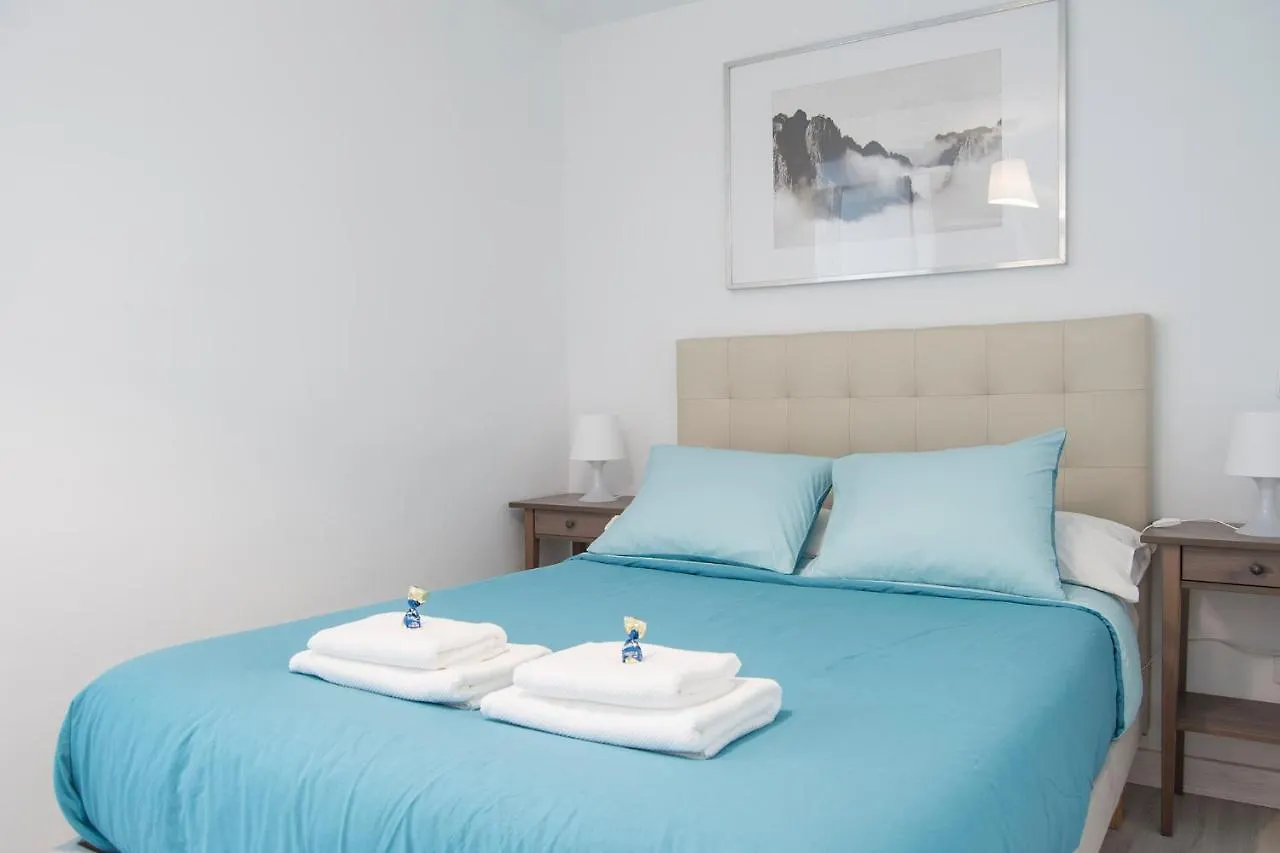 Riverside Apartment In Triana Seville